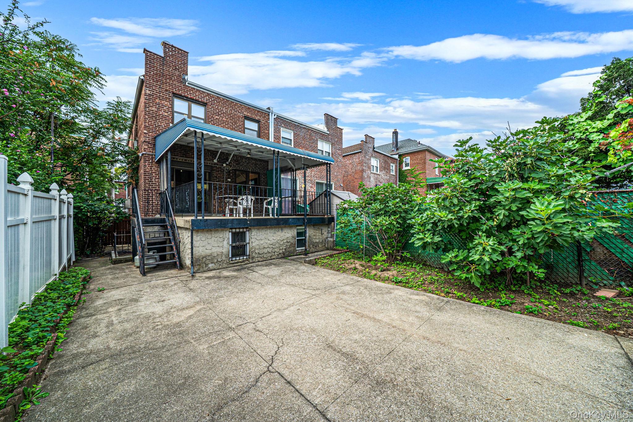1610 Paulding Avenue Property Photo 32