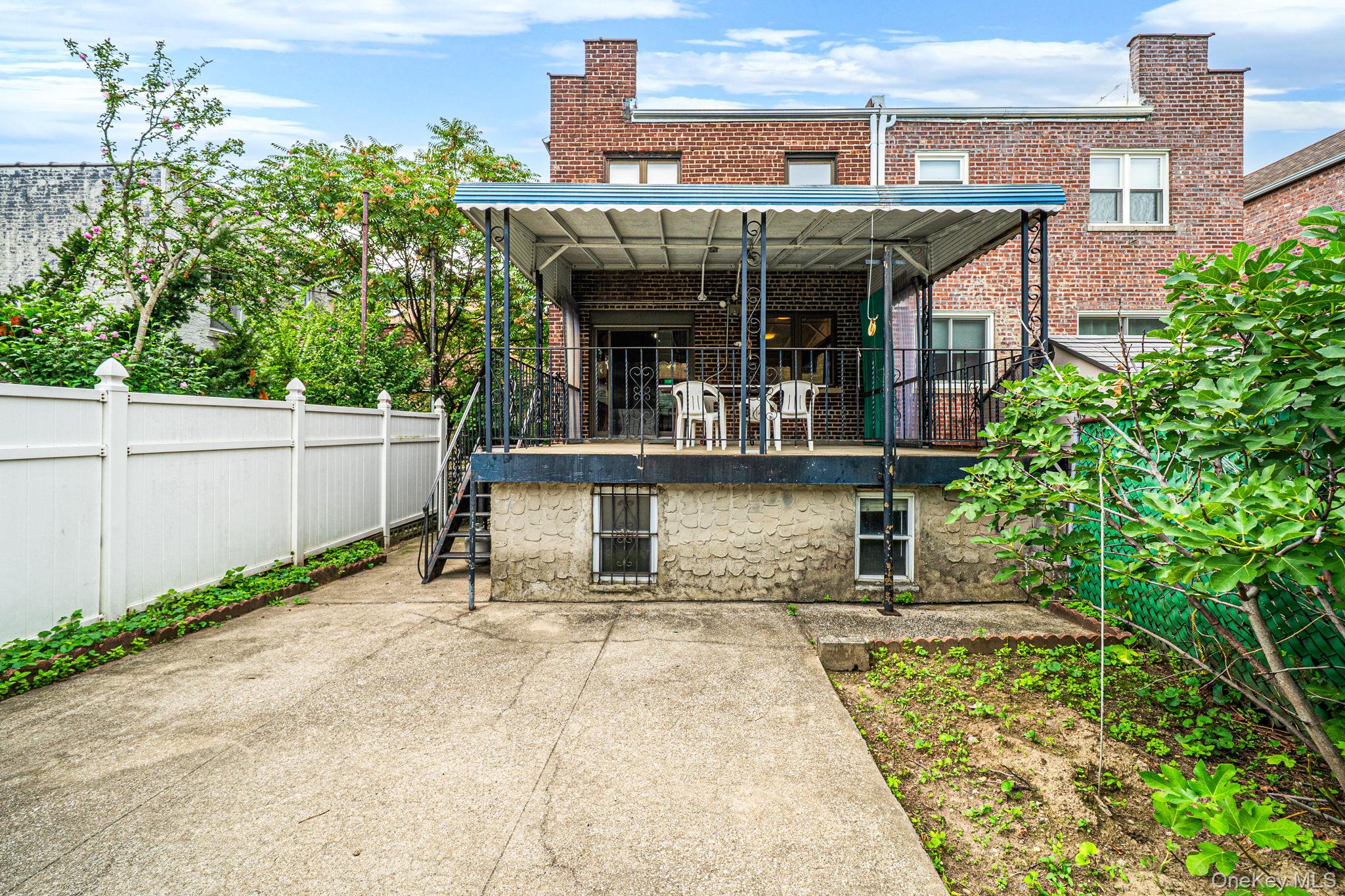 1610 Paulding Avenue Property Photo 33