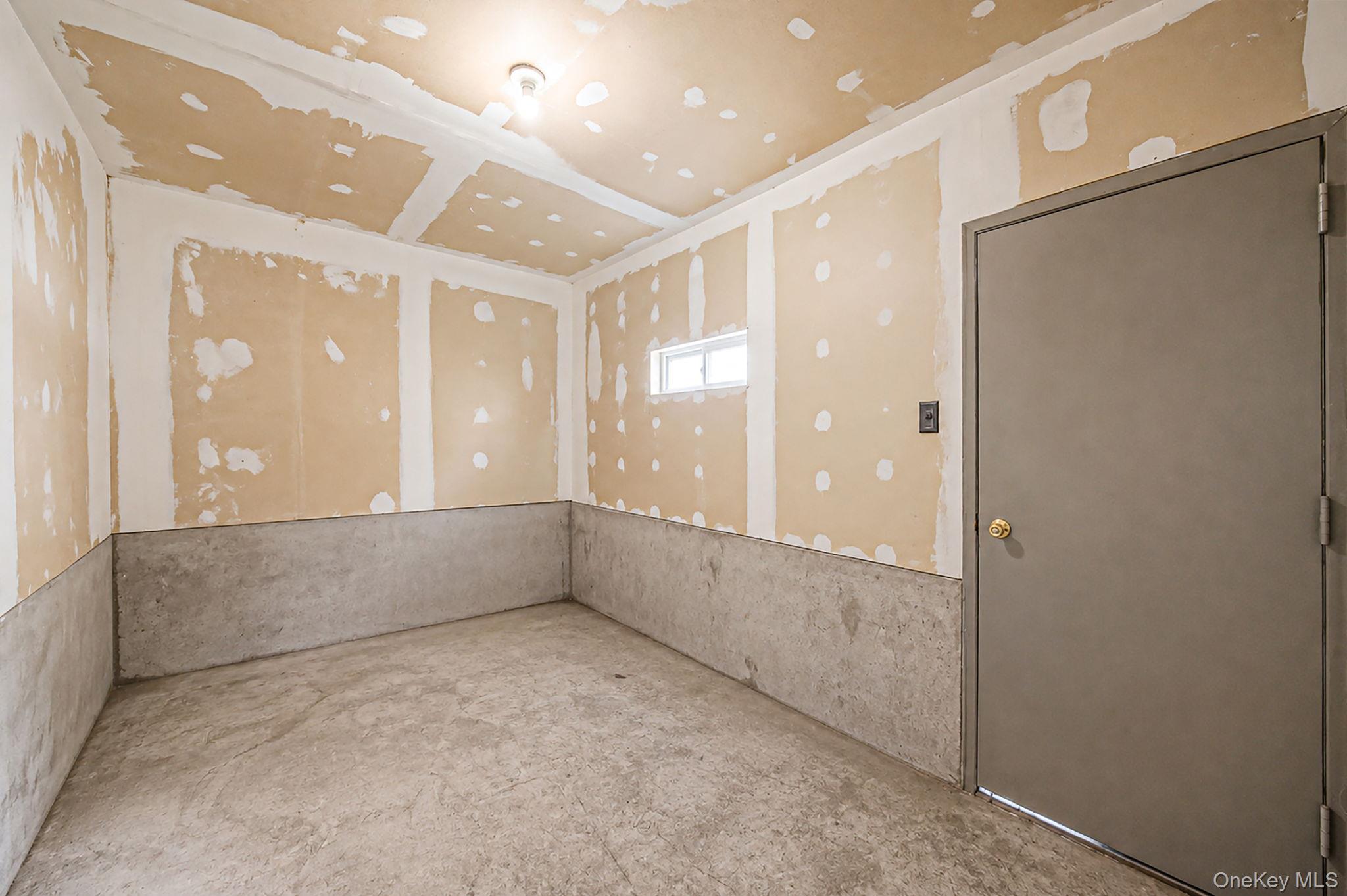 1610 Paulding Avenue Property Photo 35
