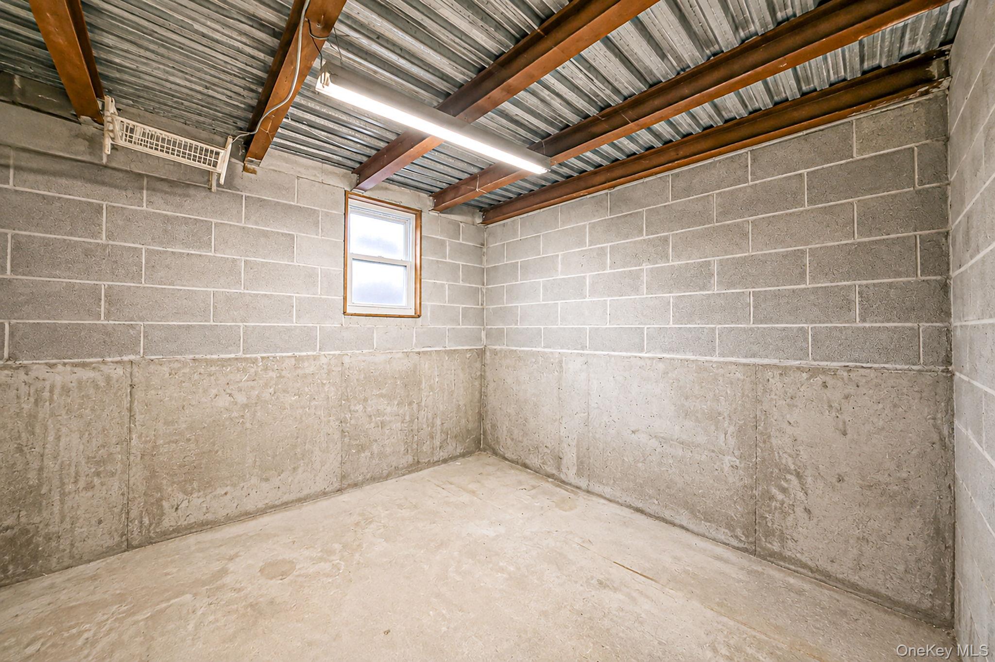 1610 Paulding Avenue Property Photo 39