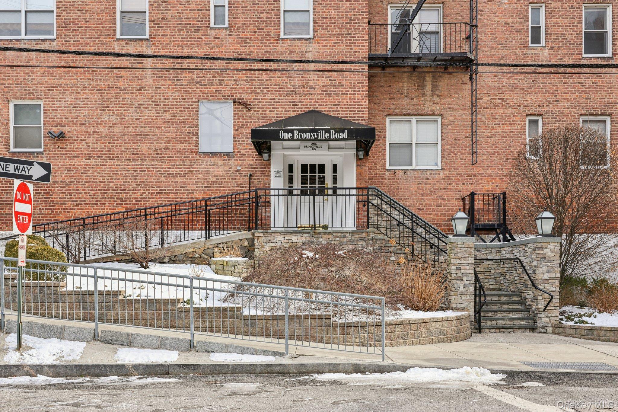 1 Bronxville Road 3s Property Photo 2