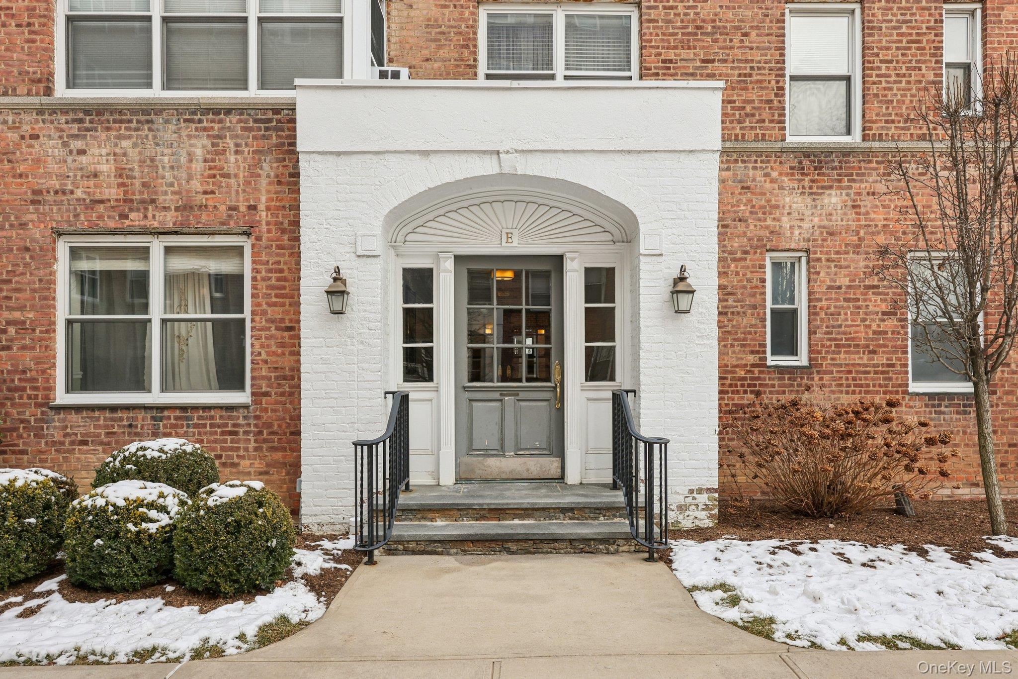 1 Bronxville Road 3s Property Photo 3