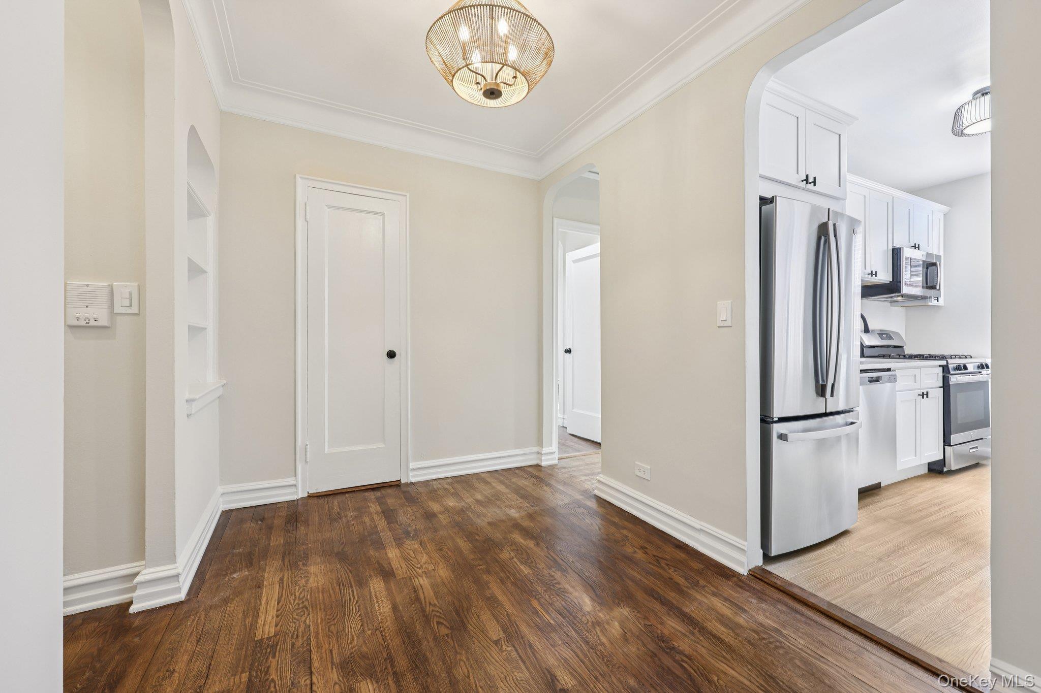 1 Bronxville Road 3s Property Photo 5
