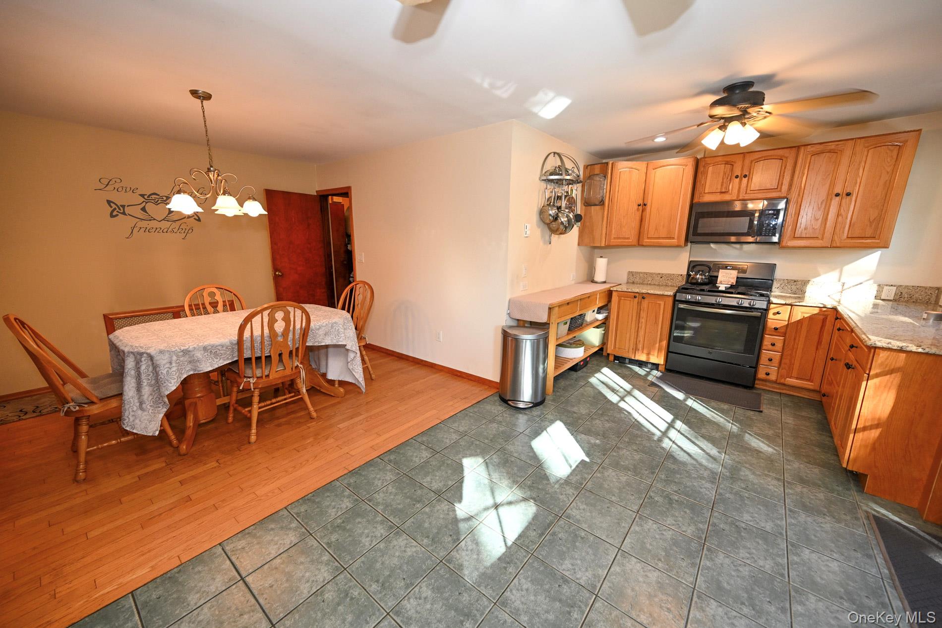 2297 Girard Place Property Photo 6