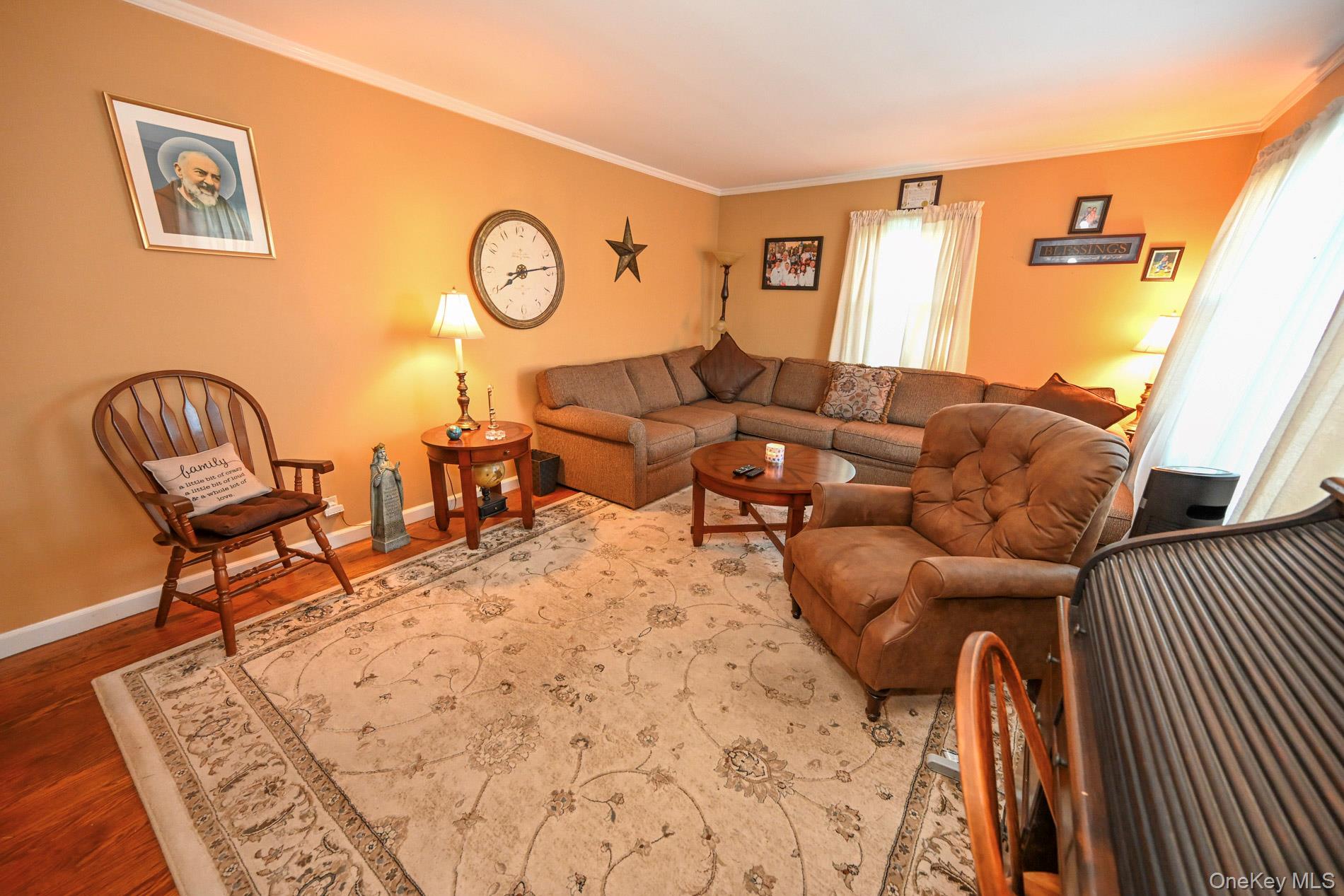 2297 Girard Place Property Photo 10