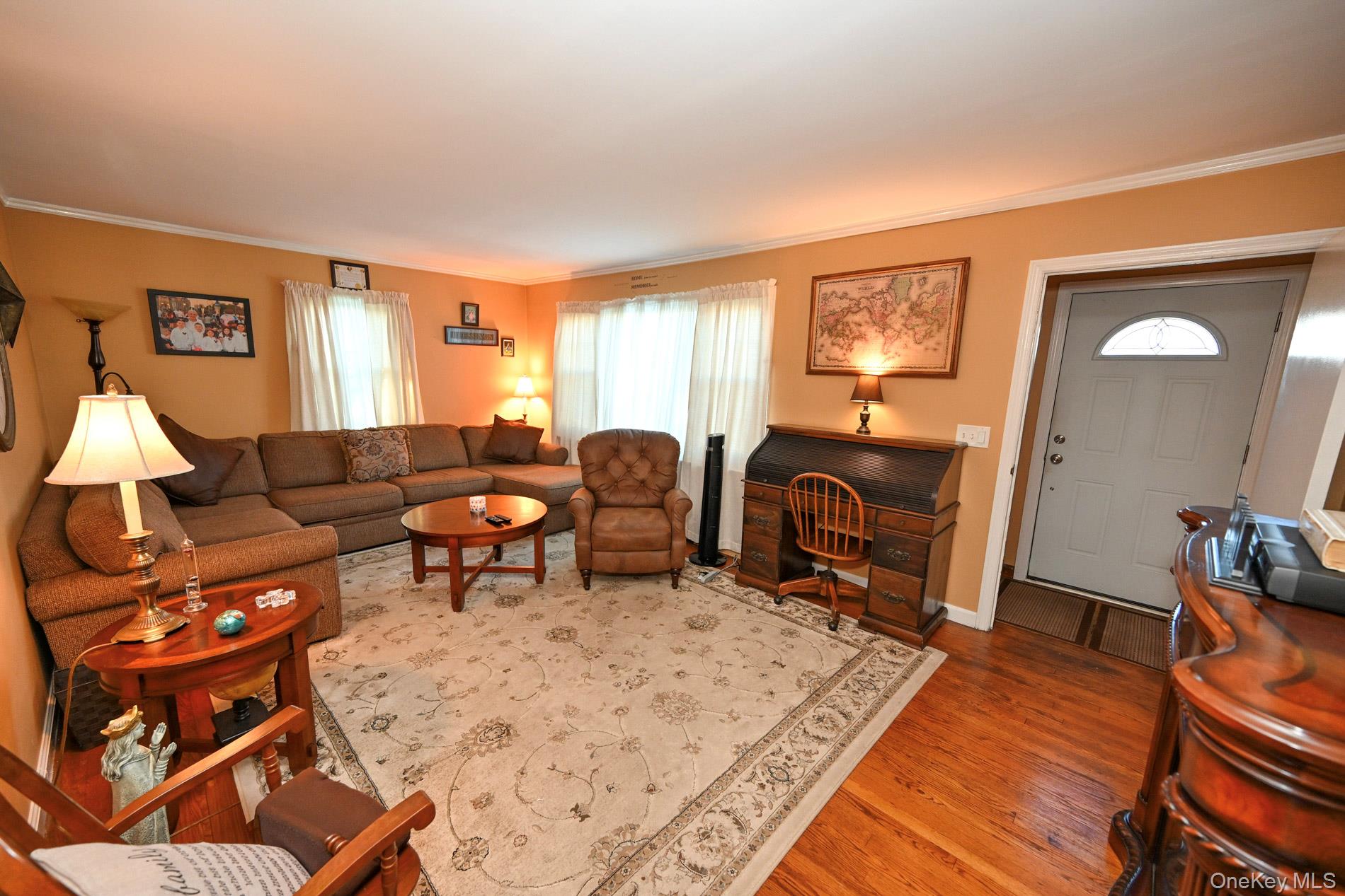 2297 Girard Place Property Photo 11