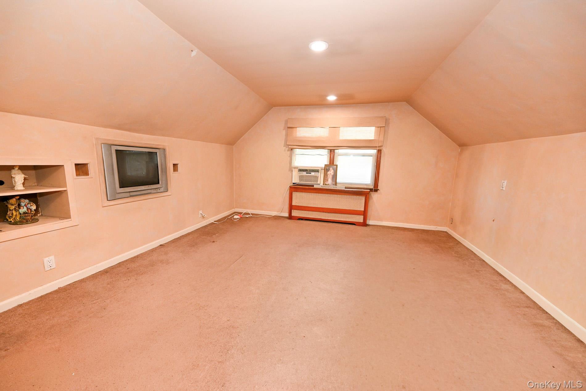 2297 Girard Place Property Photo 16
