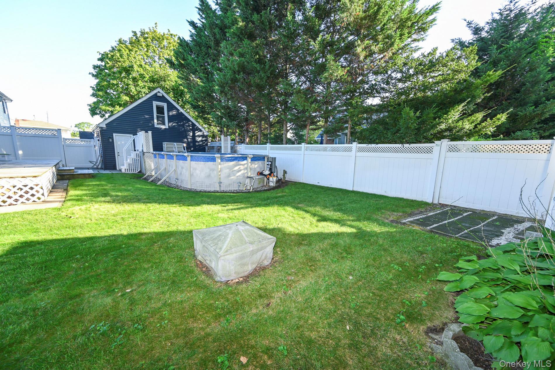 2297 Girard Place Property Photo 25