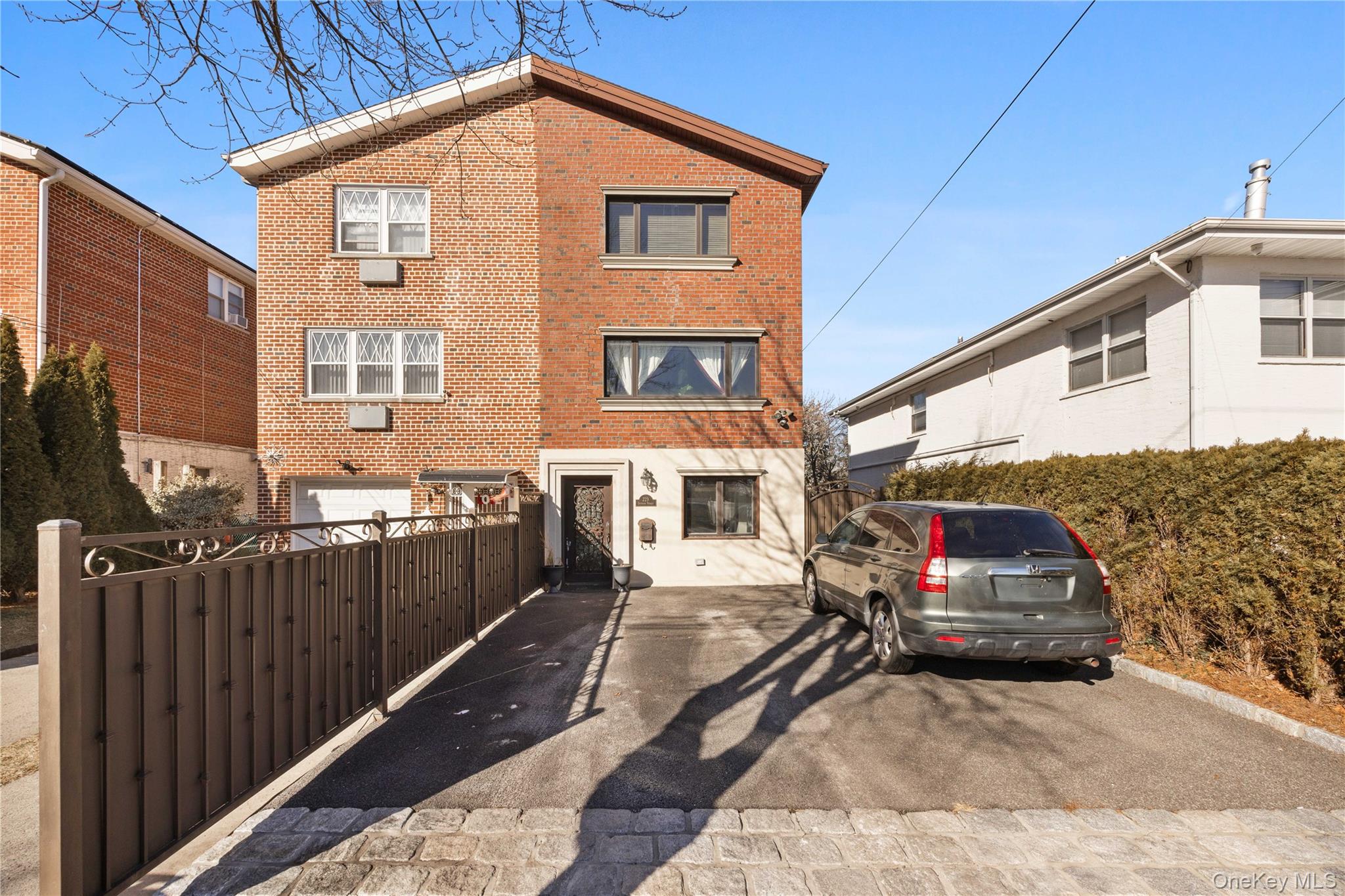 229 Ditmars Street Property Photo 1