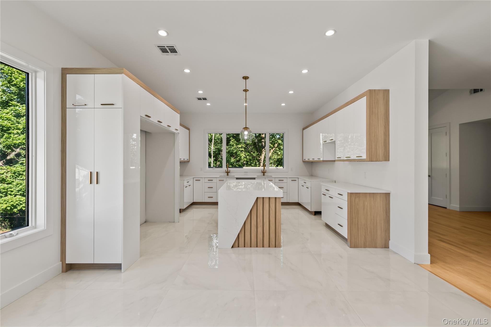 30 Northbrook Road 201 Property Photo 9