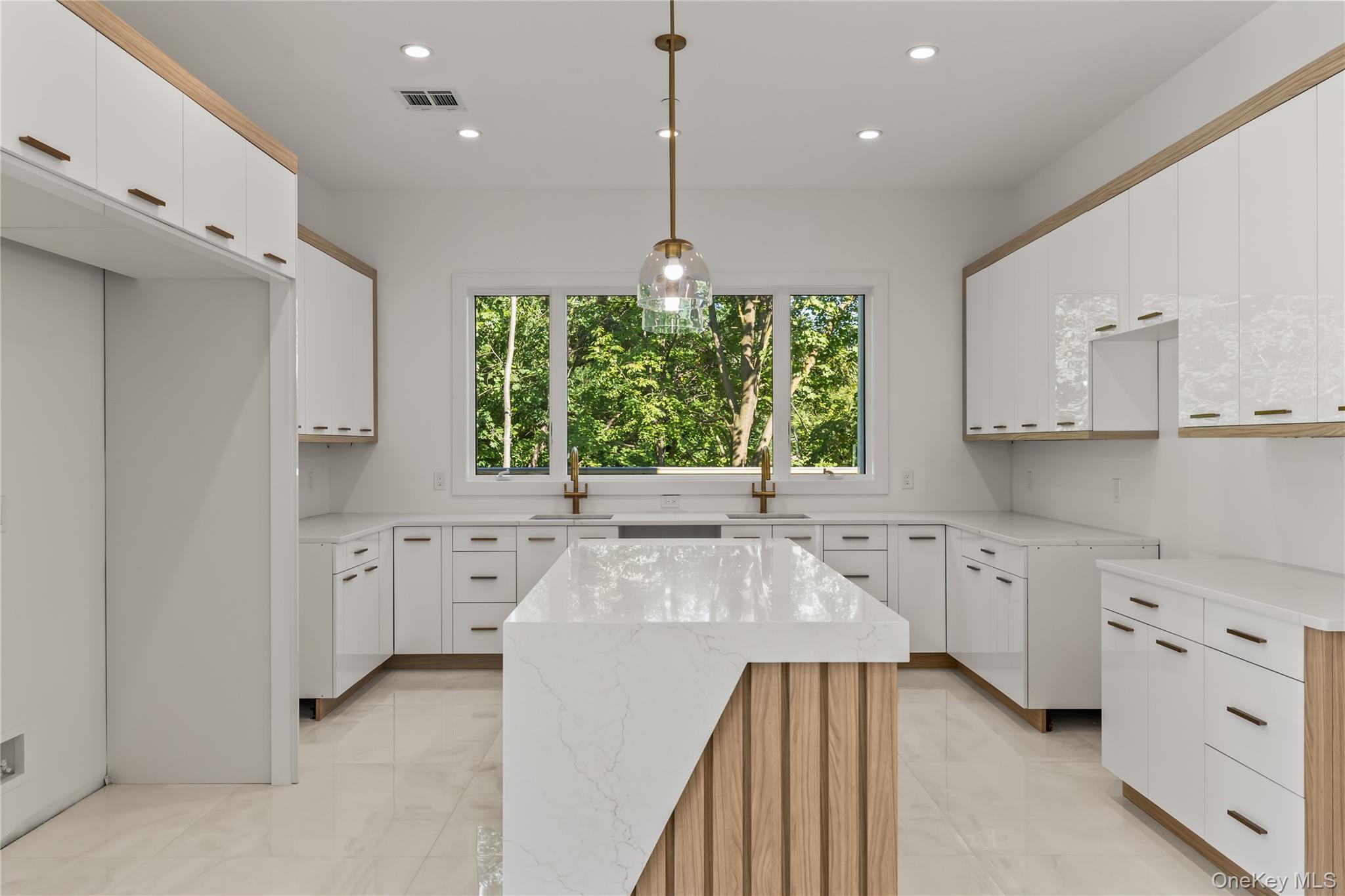 30 Northbrook Road 201 Property Photo 11