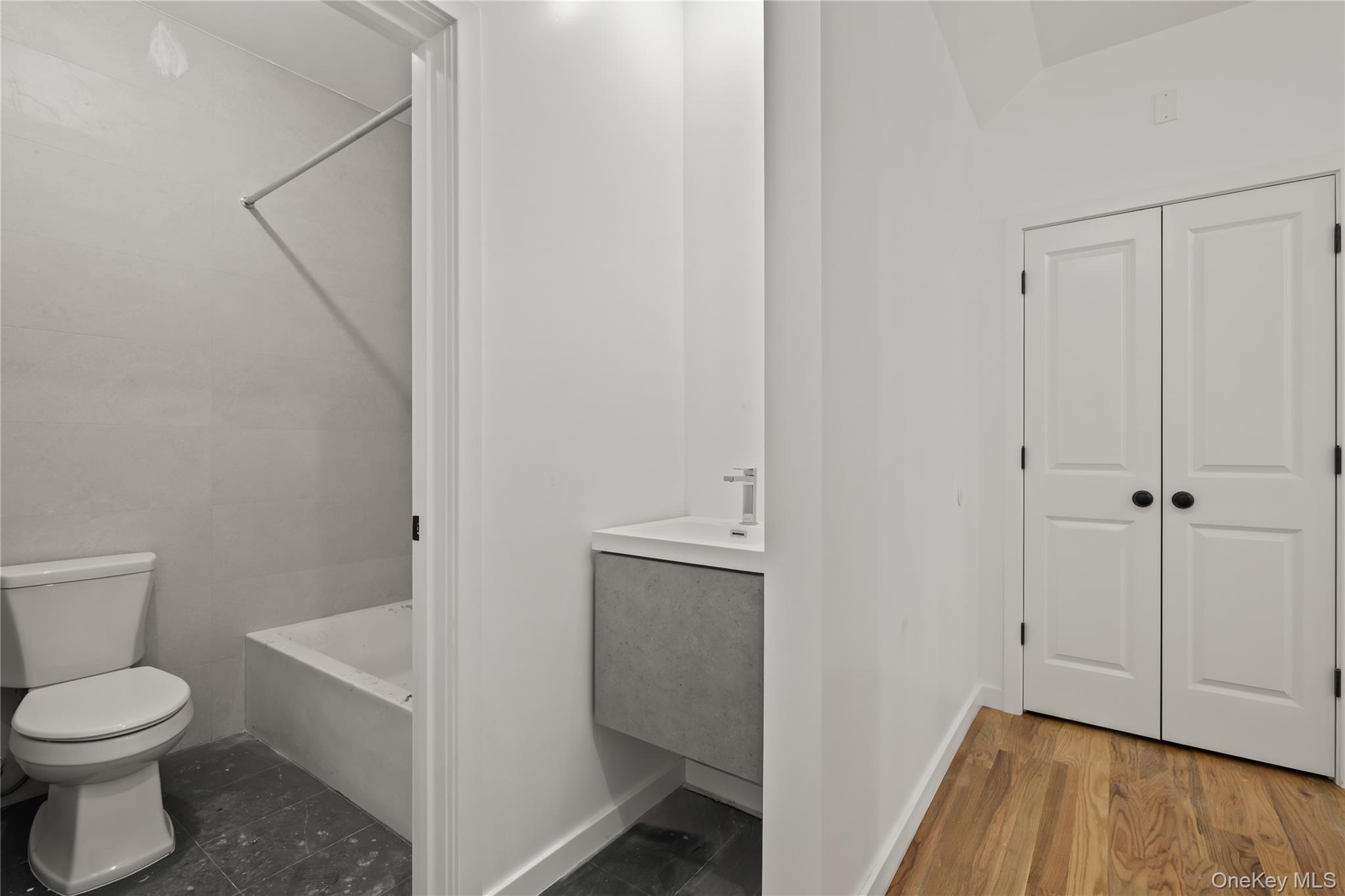 30 Northbrook Road 201 Property Photo 39