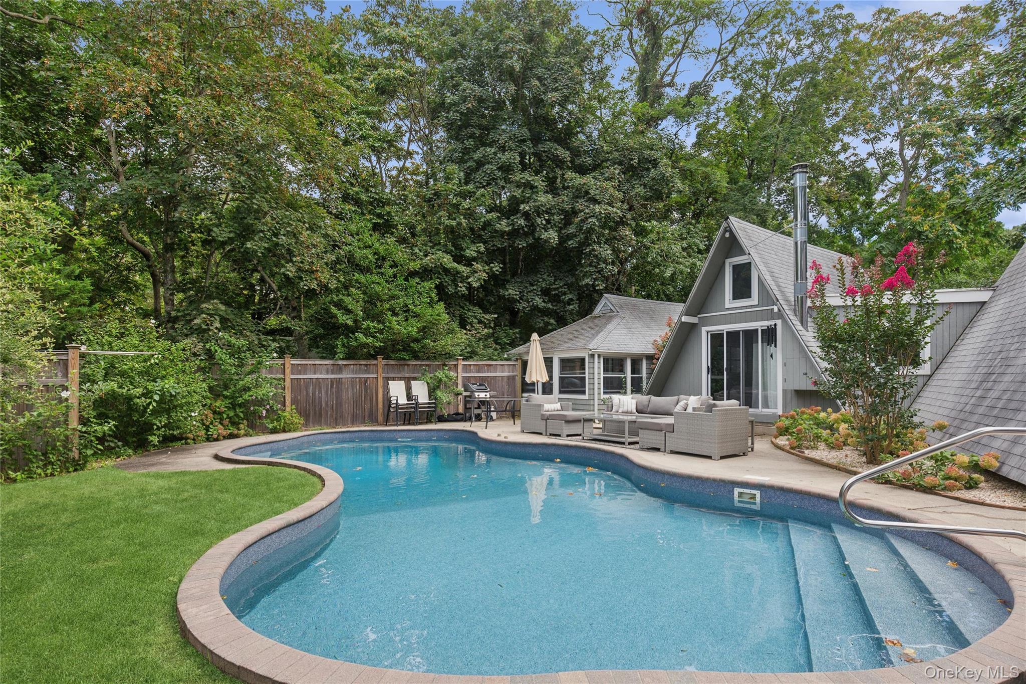 10 Oak Lane Property Photo 1