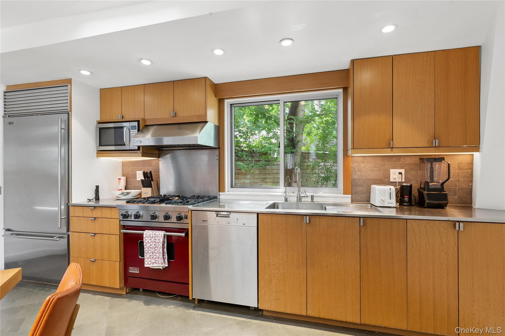 10 Oak Lane Property Photo 6