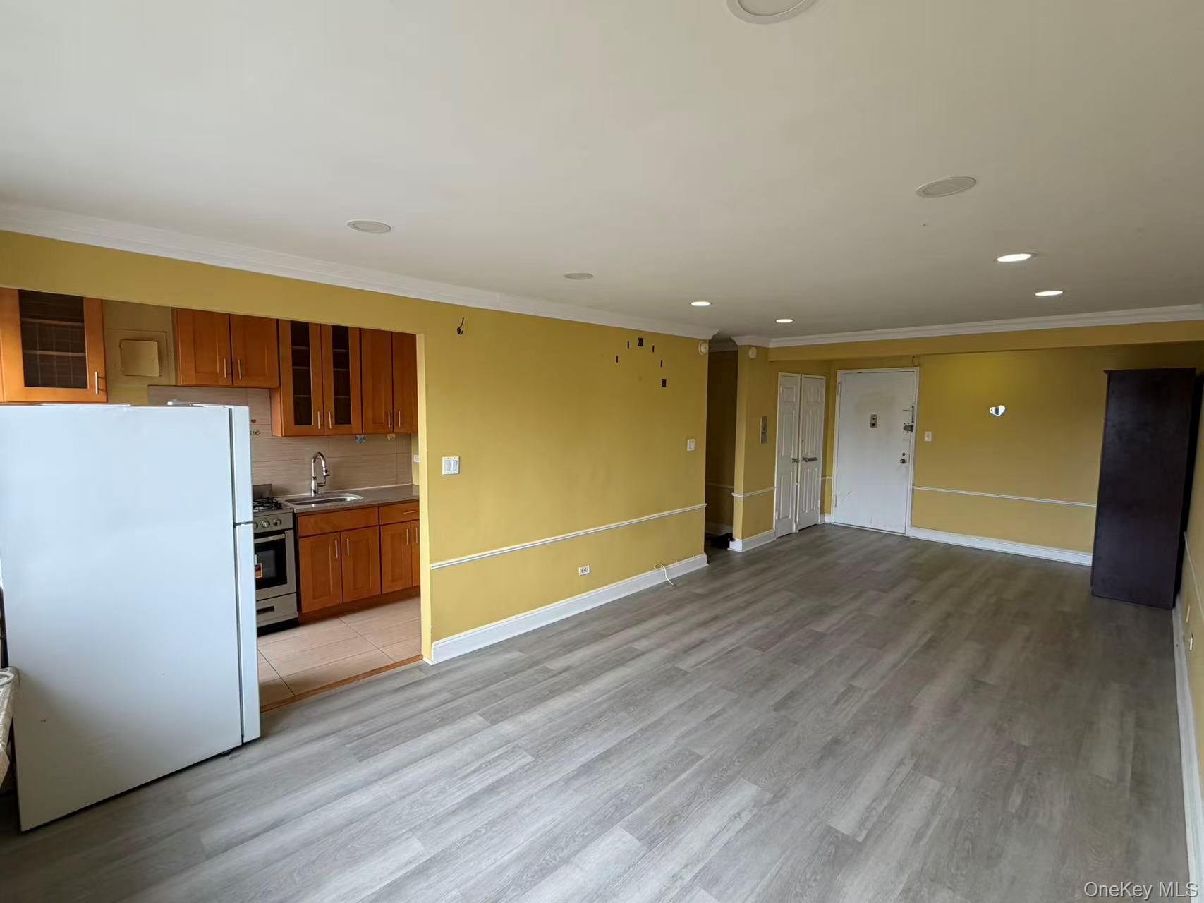 83-45 Vietor Ave 5d Property Photo 1