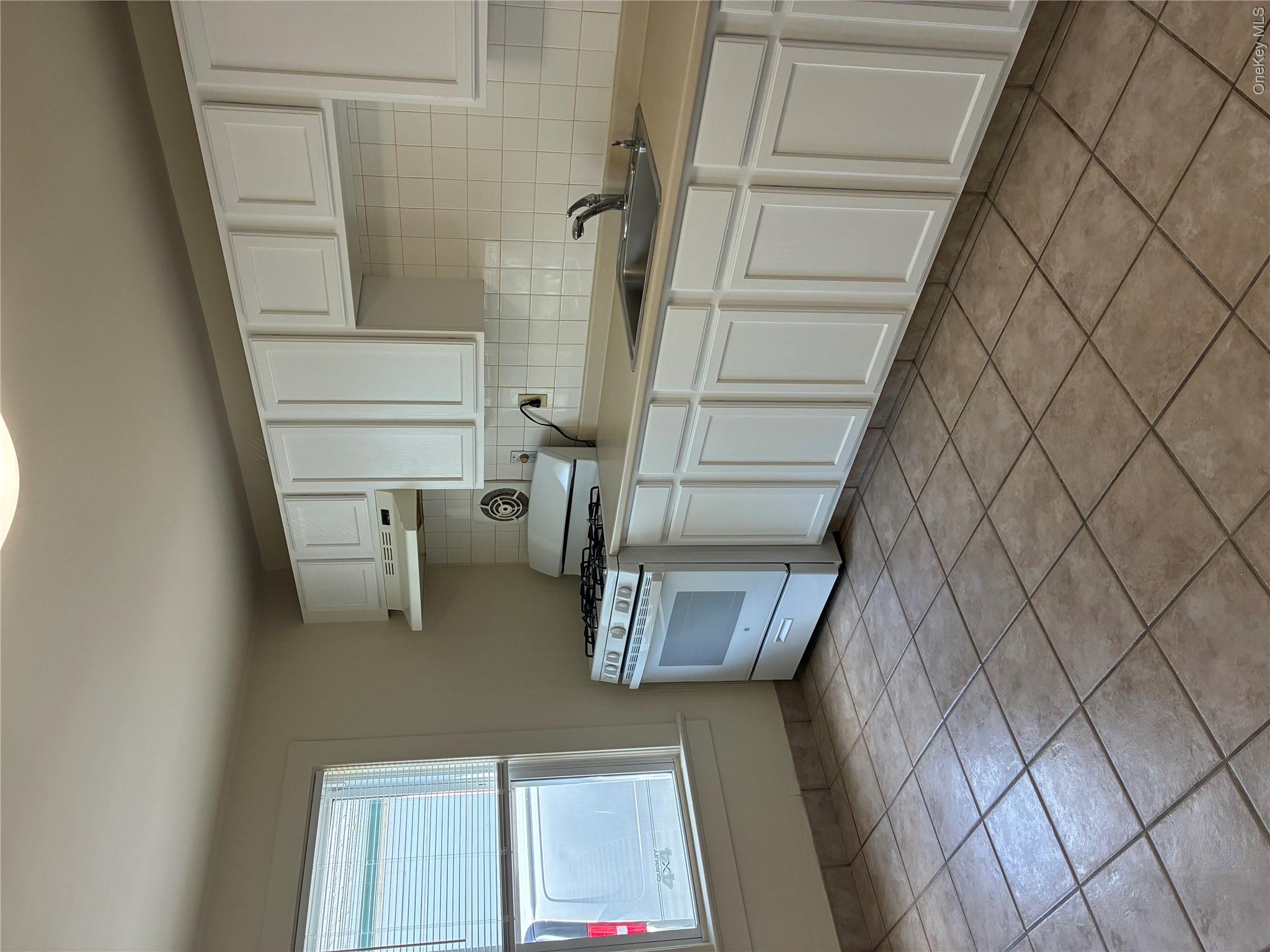 19 Sheridan Avenue Property Photo 3