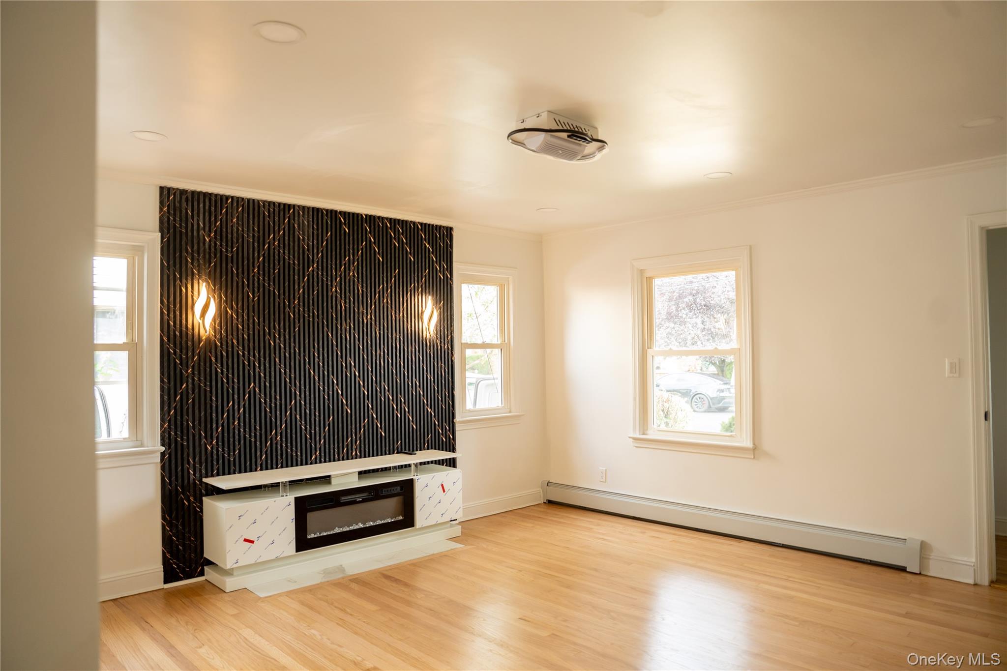 586 Stratford Road Property Photo 4