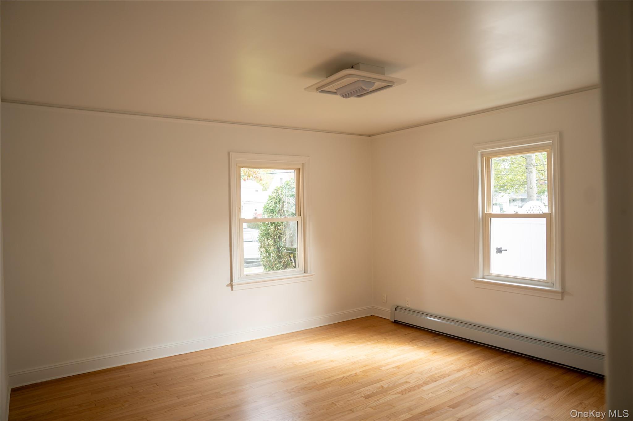 586 Stratford Road Property Photo 5
