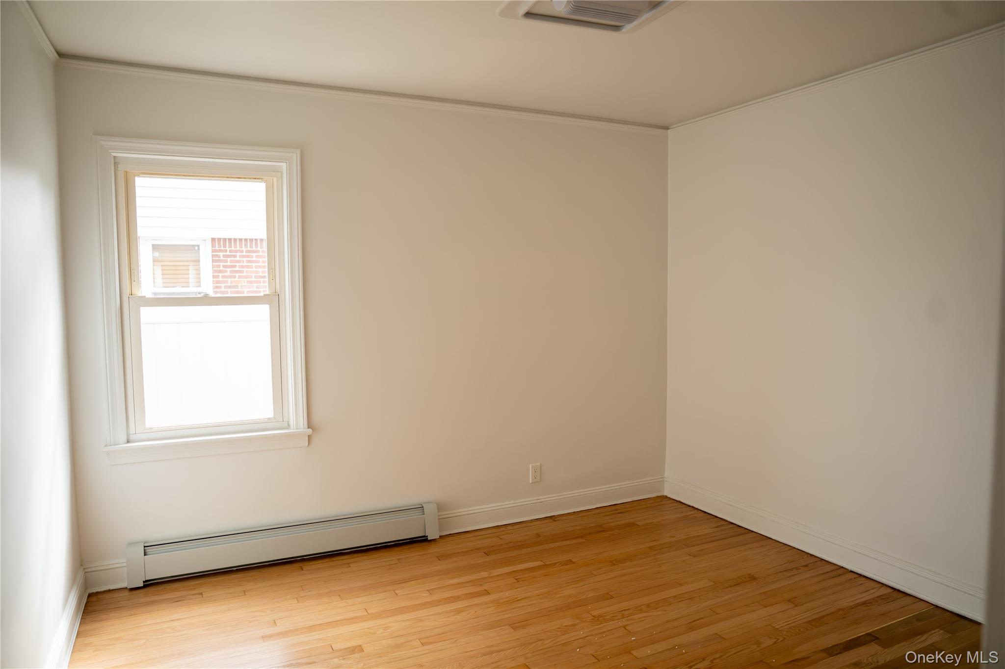 586 Stratford Road Property Photo 6
