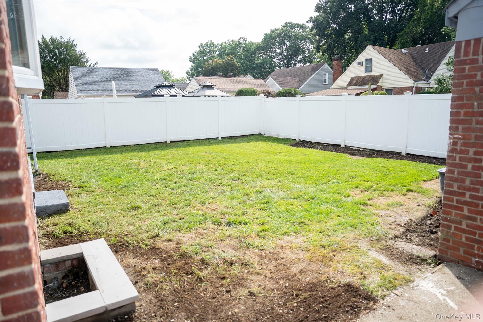 586 Stratford Road Property Photo 32