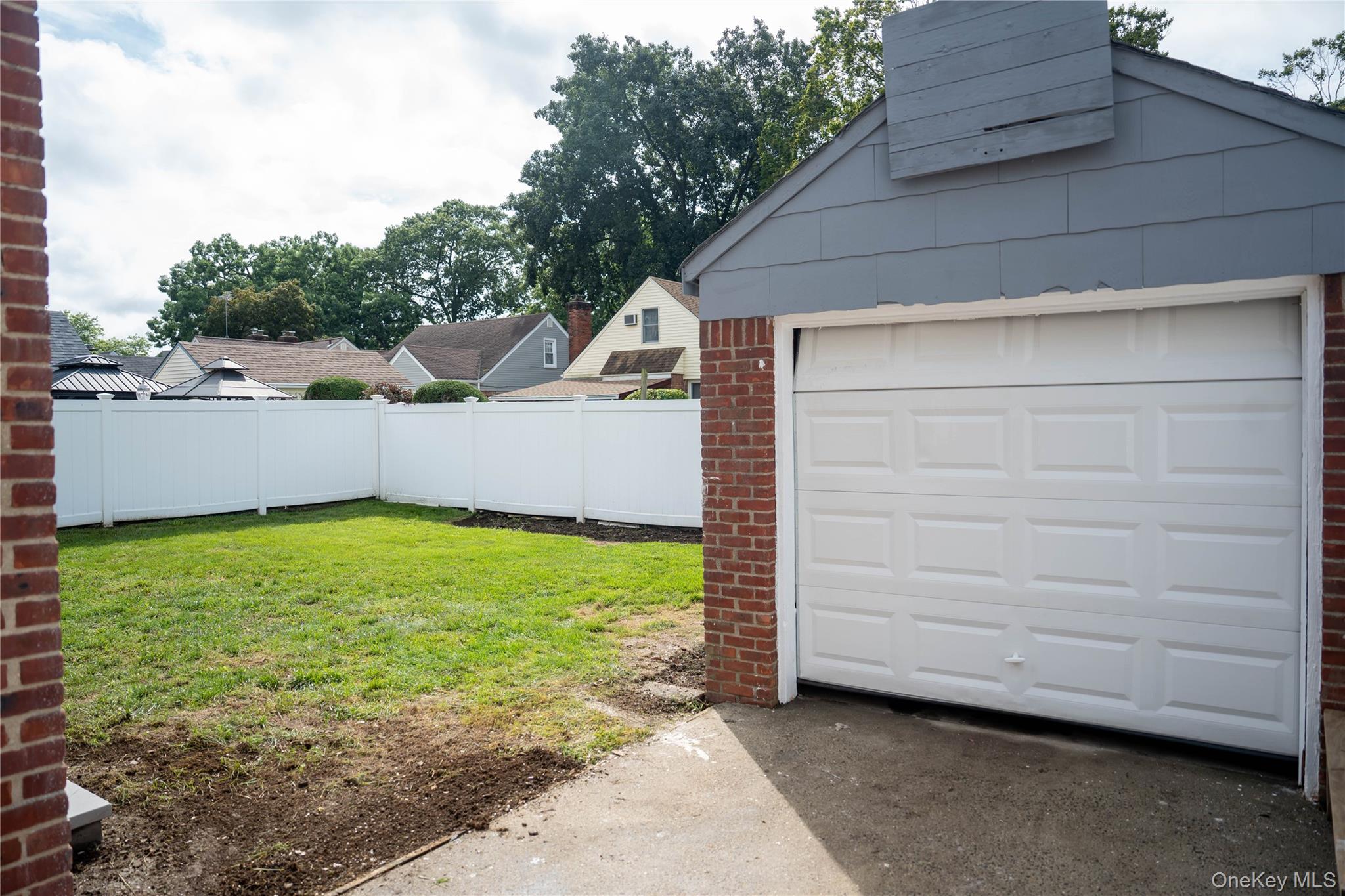 586 Stratford Road Property Photo 34
