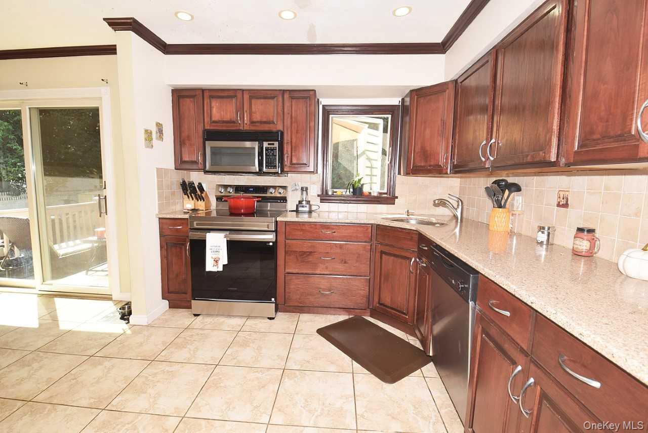 90 Cornell Drive Property Photo 6