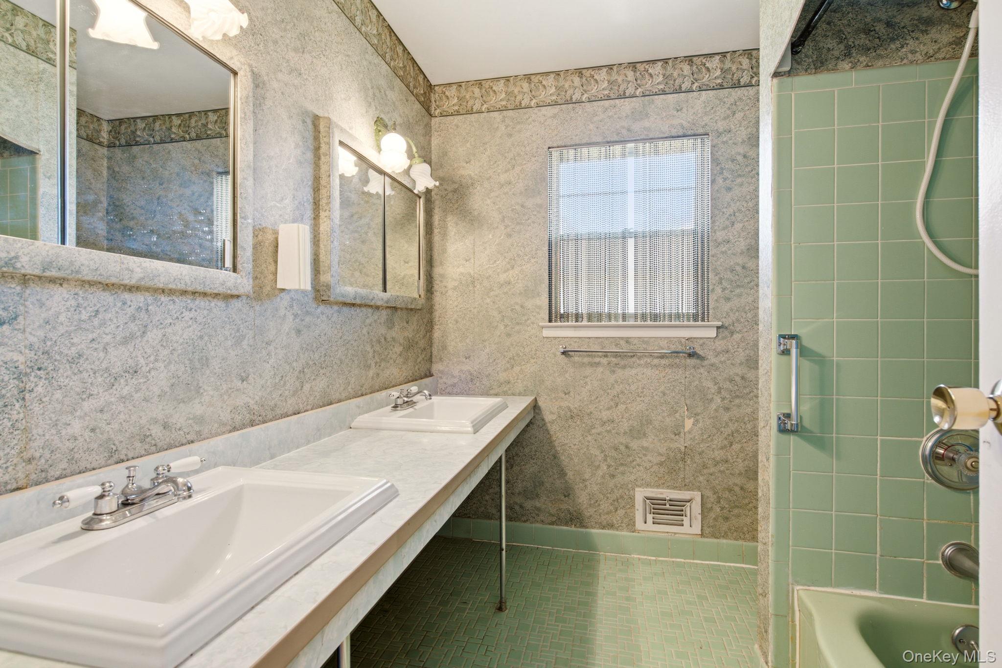 63 Lauren Avenue Property Photo 23