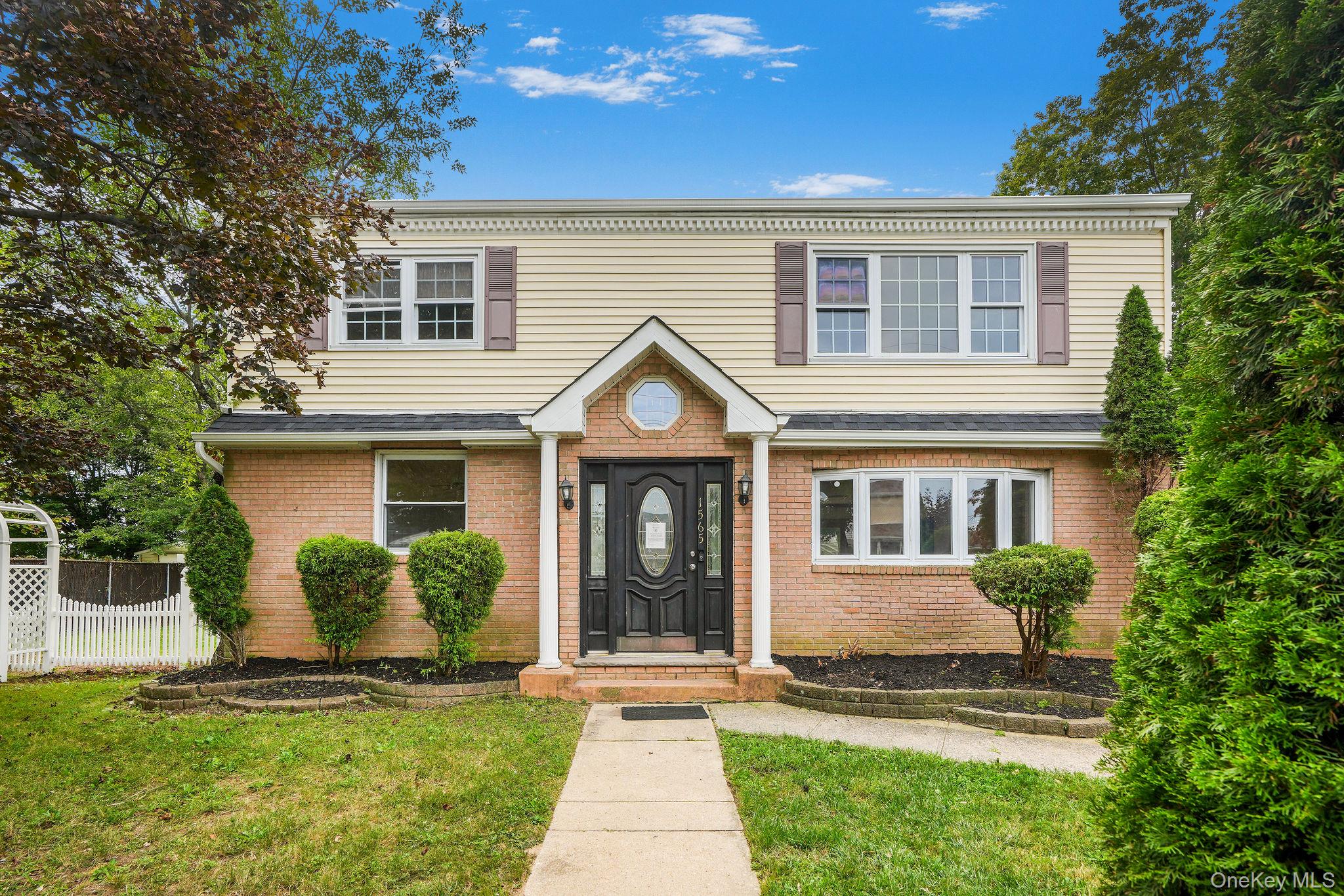 1565 10th Street Property Photo 1