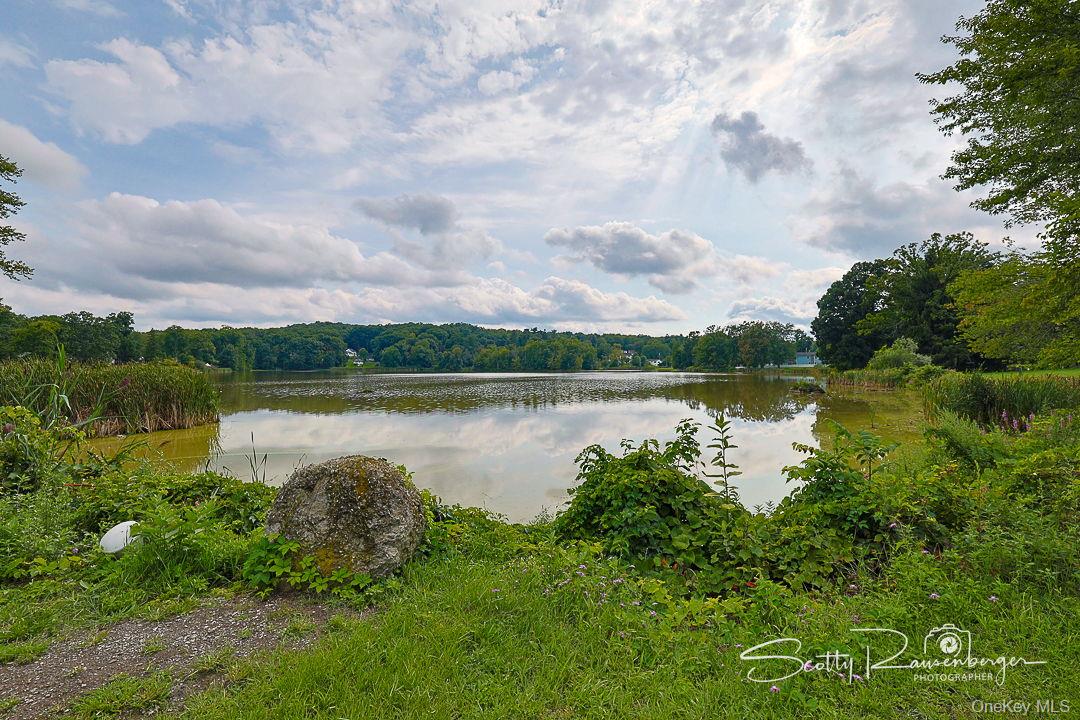 814 N Hillside Road Property Photo 3