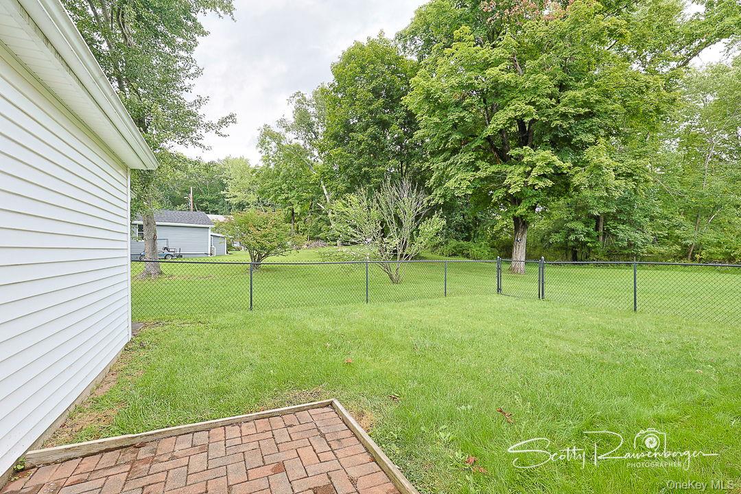 814 N Hillside Road Property Photo 4