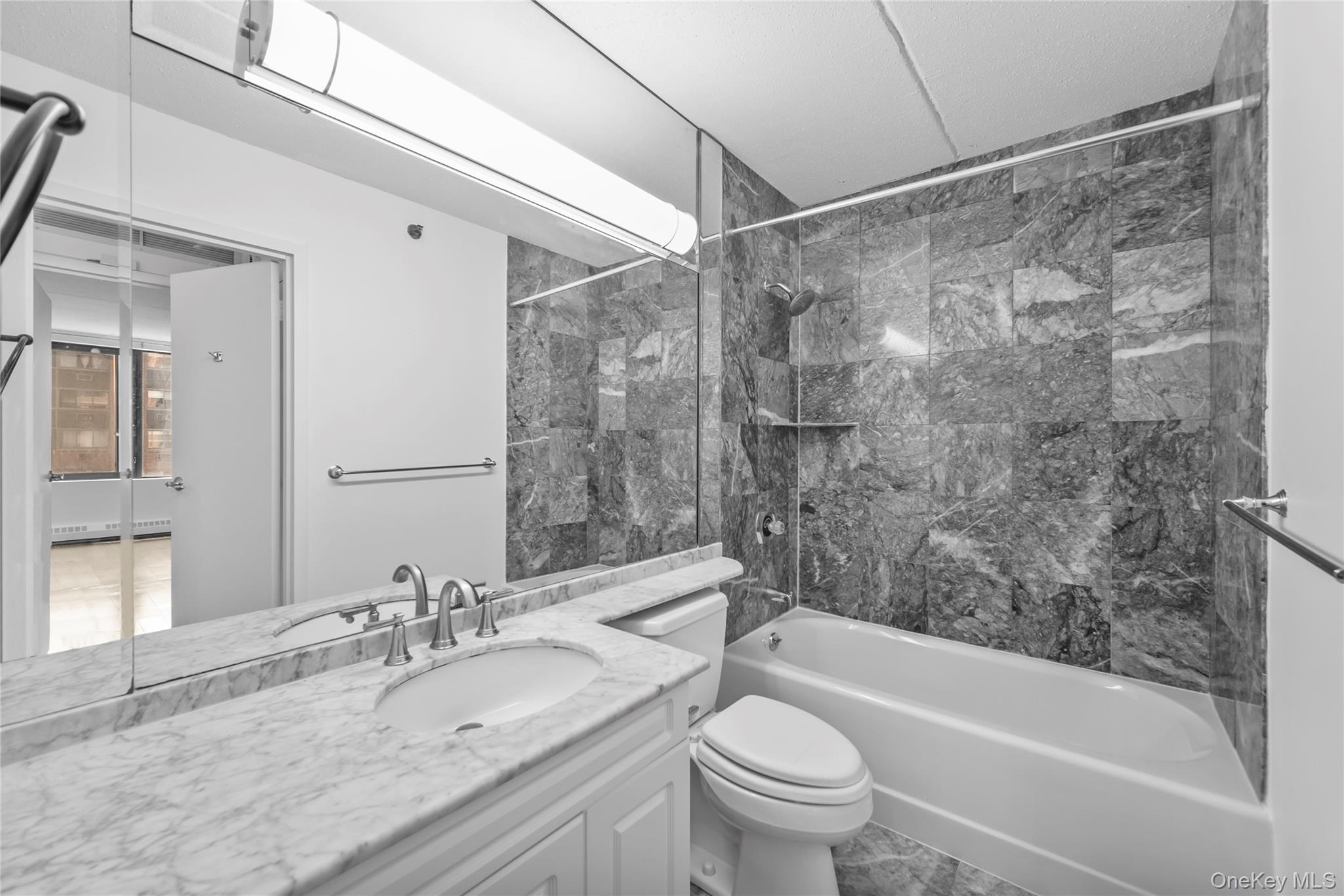 4 Martine Avenue 1109 Property Photo 10