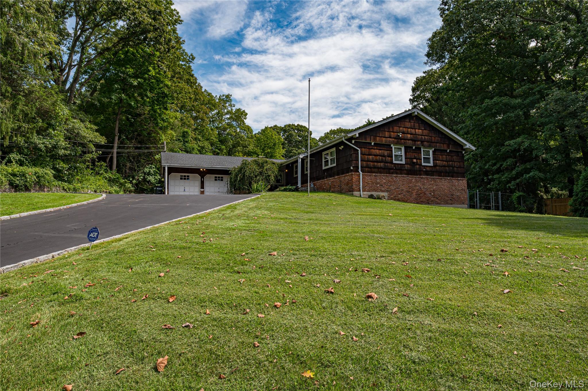 37 Buckingham Drive Property Photo 1