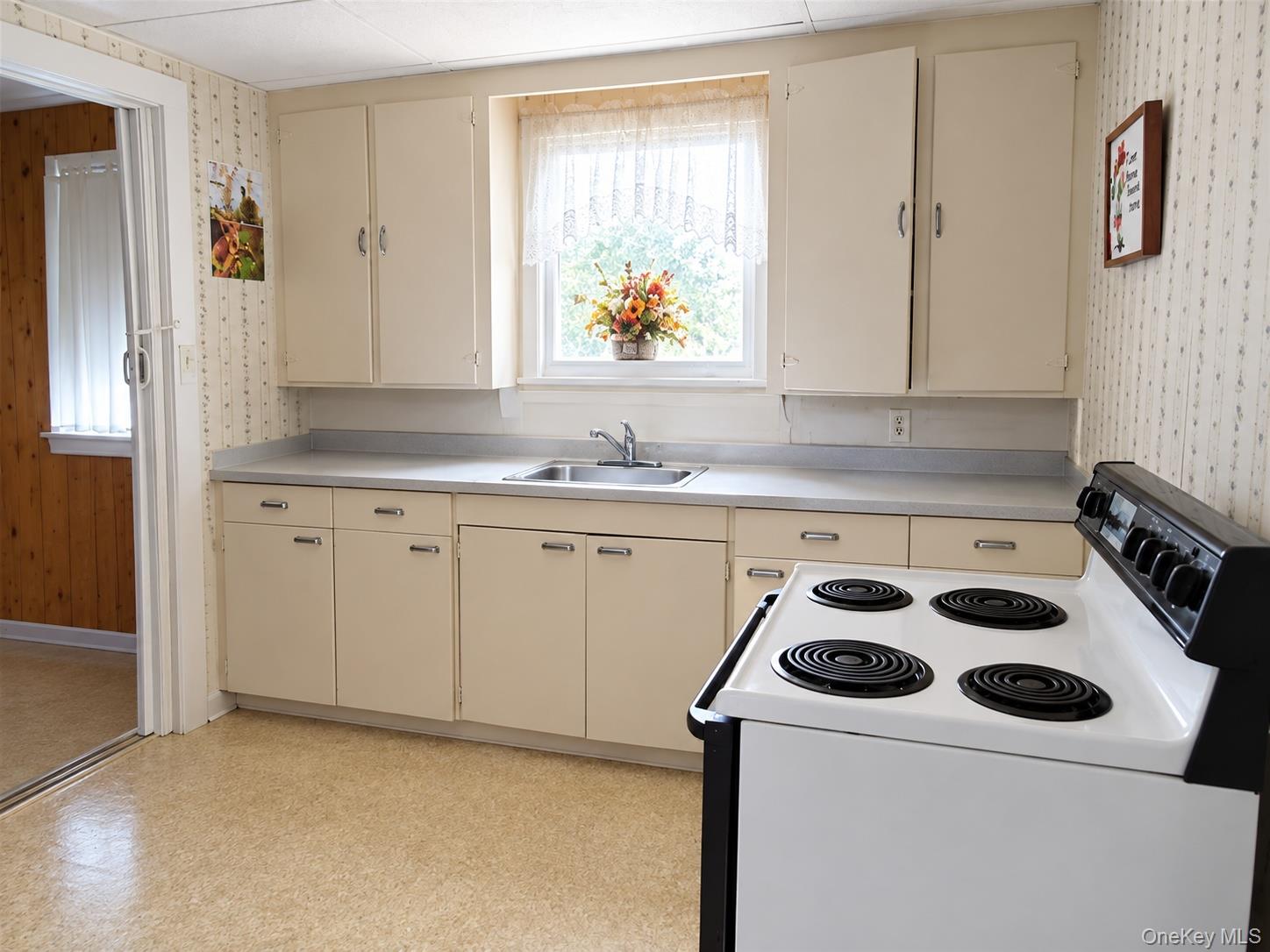 8 Jones Terrace Property Photo 9