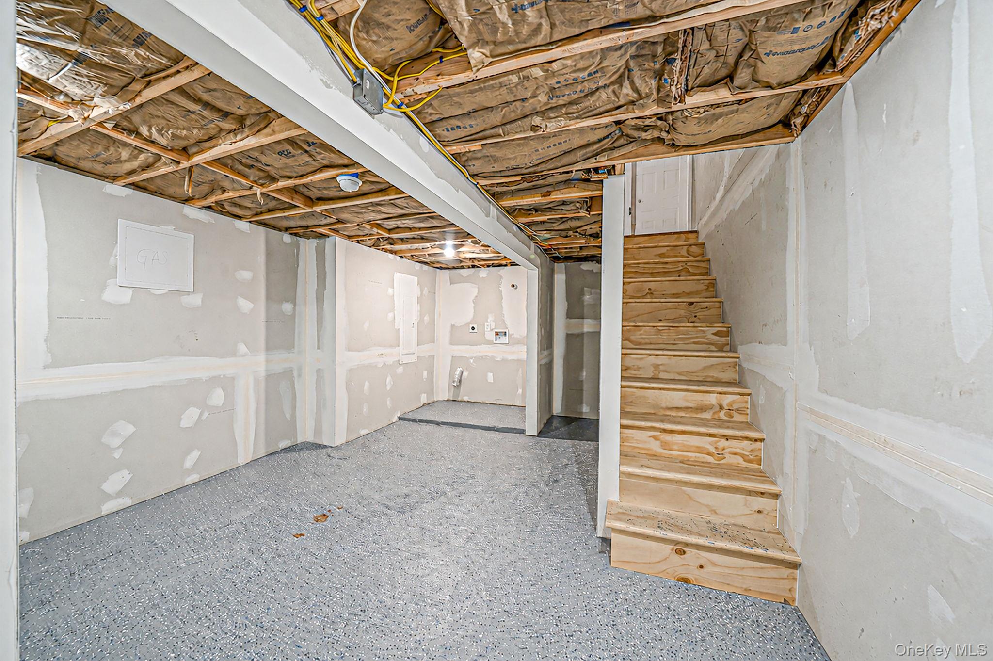 1077 Central Avenue Property Photo 15