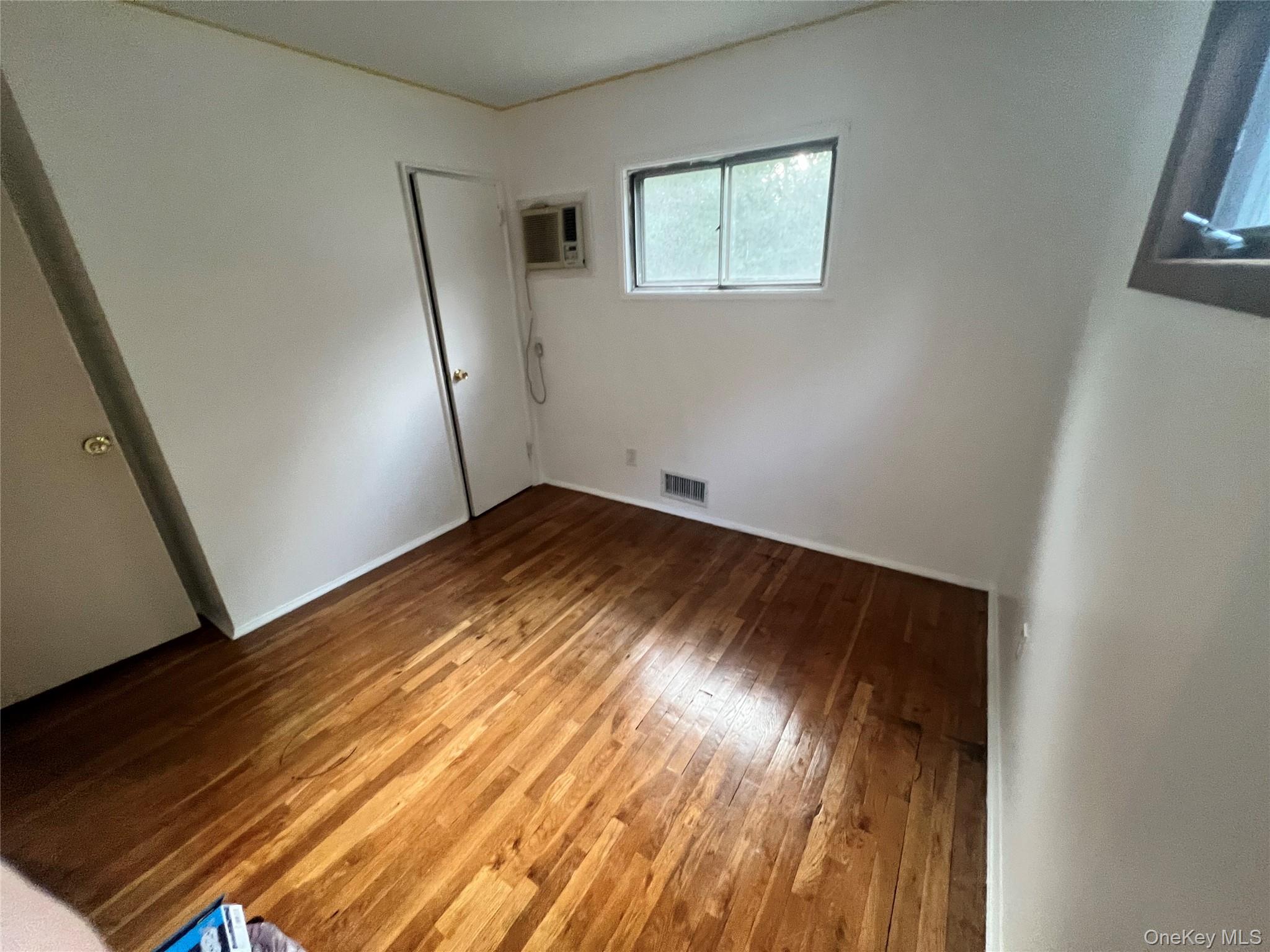 1556 N Gardiner Drive Property Photo 9