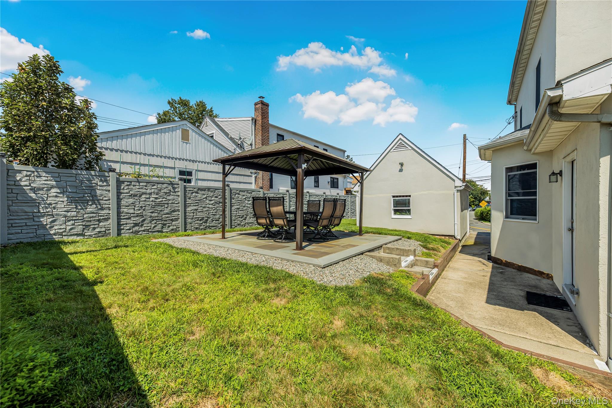 949 Mile Square Road Property Photo 17
