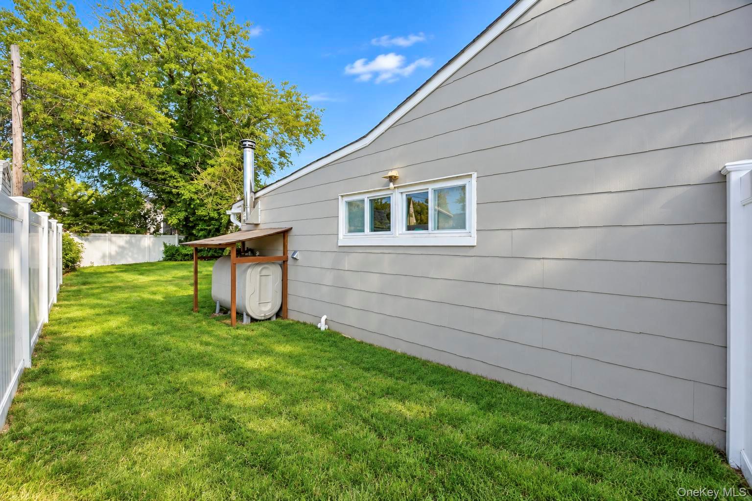 35 Meeting Lane Property Photo 24