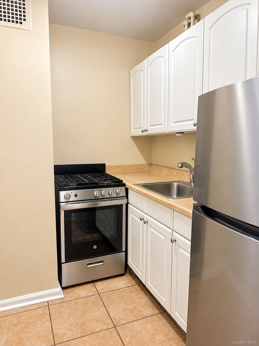83-05 98 Street 5b Property Photo 6