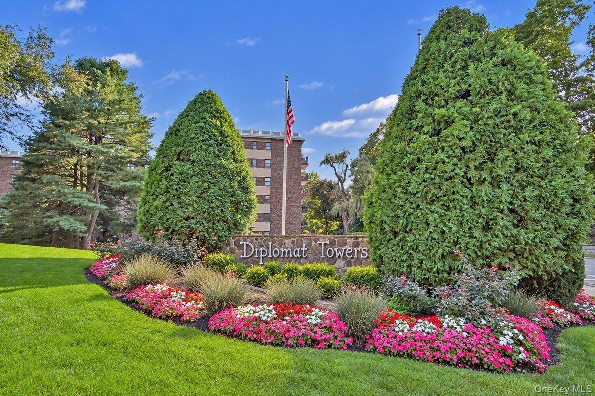 100 Diplomat Drive 6c Property Photo 1