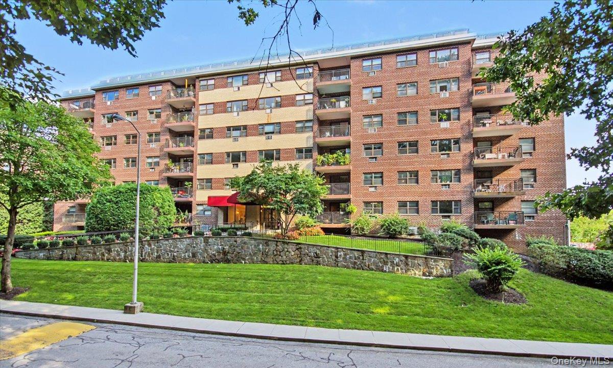 100 Diplomat Drive 6c Property Photo 2