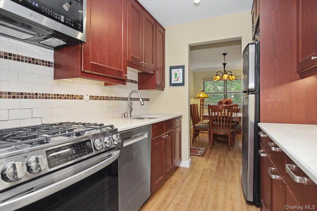 100 Diplomat Drive 6c Property Photo 17