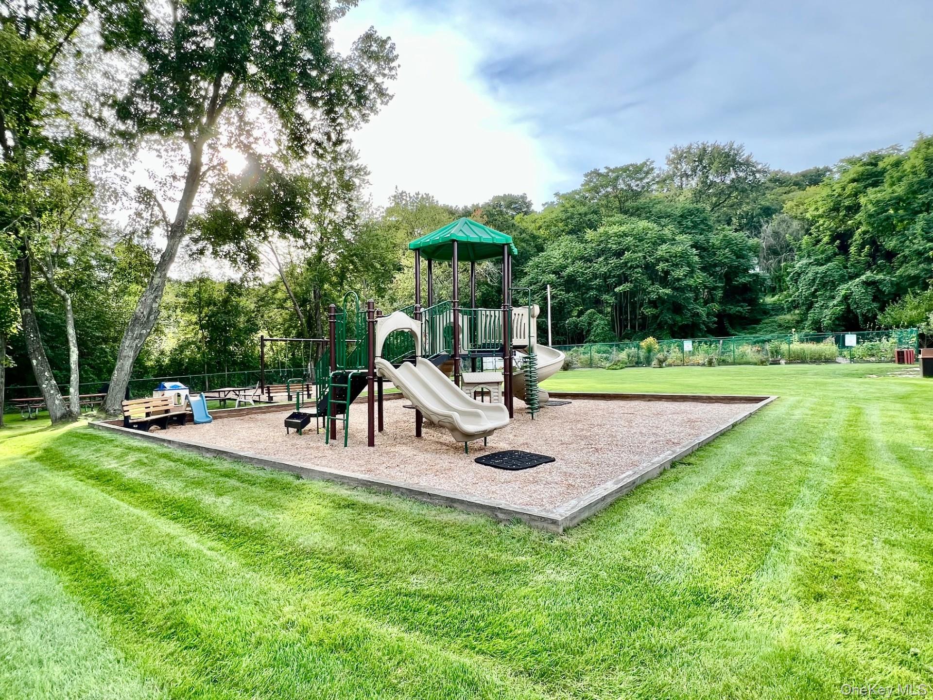 100 Diplomat Drive 6c Property Photo 45