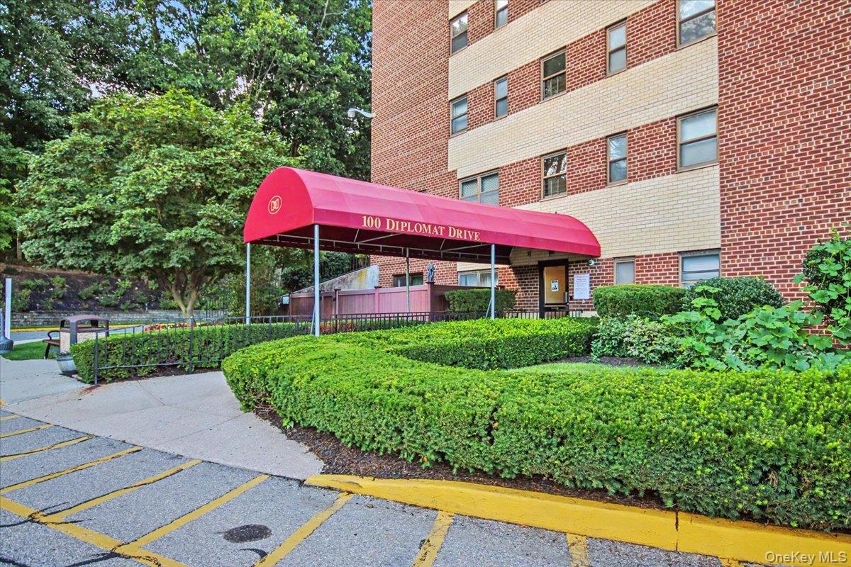 100 Diplomat Drive 6c Property Photo 47