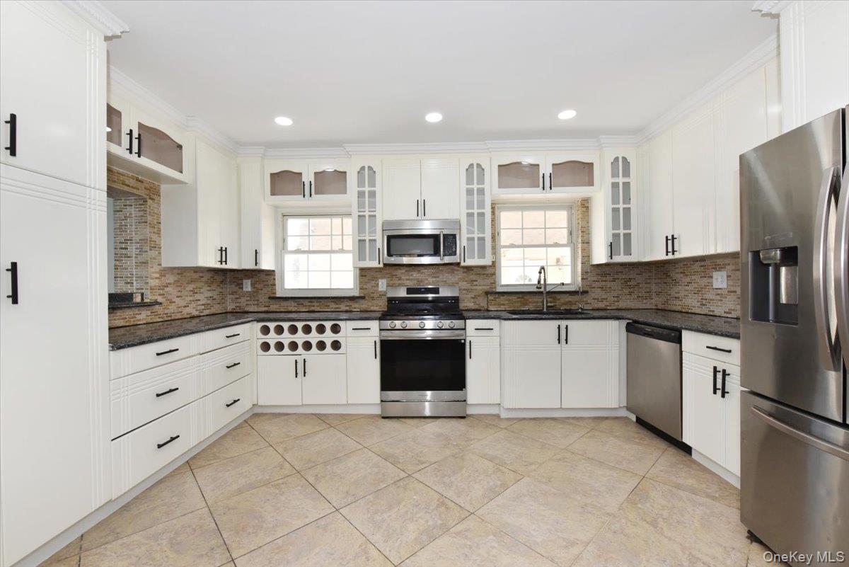 7627 175th Street Property Photo 14