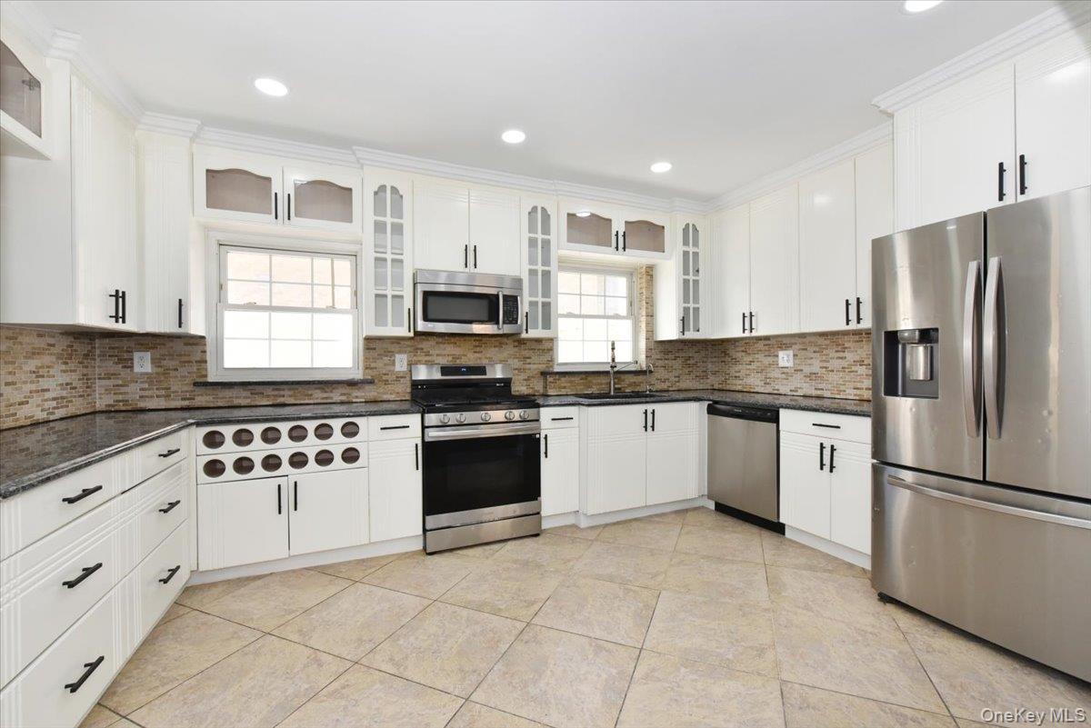 7627 175th Street Property Photo 15
