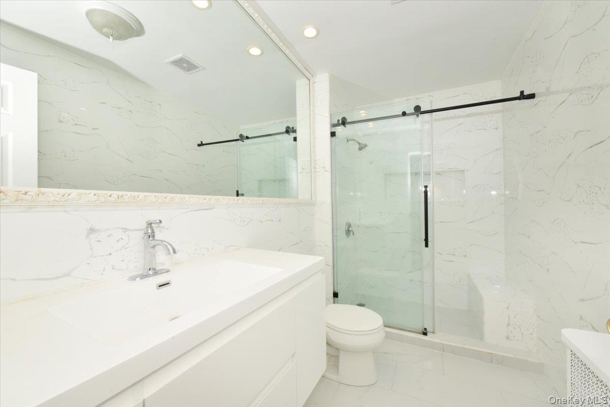 7627 175th Street Property Photo 18