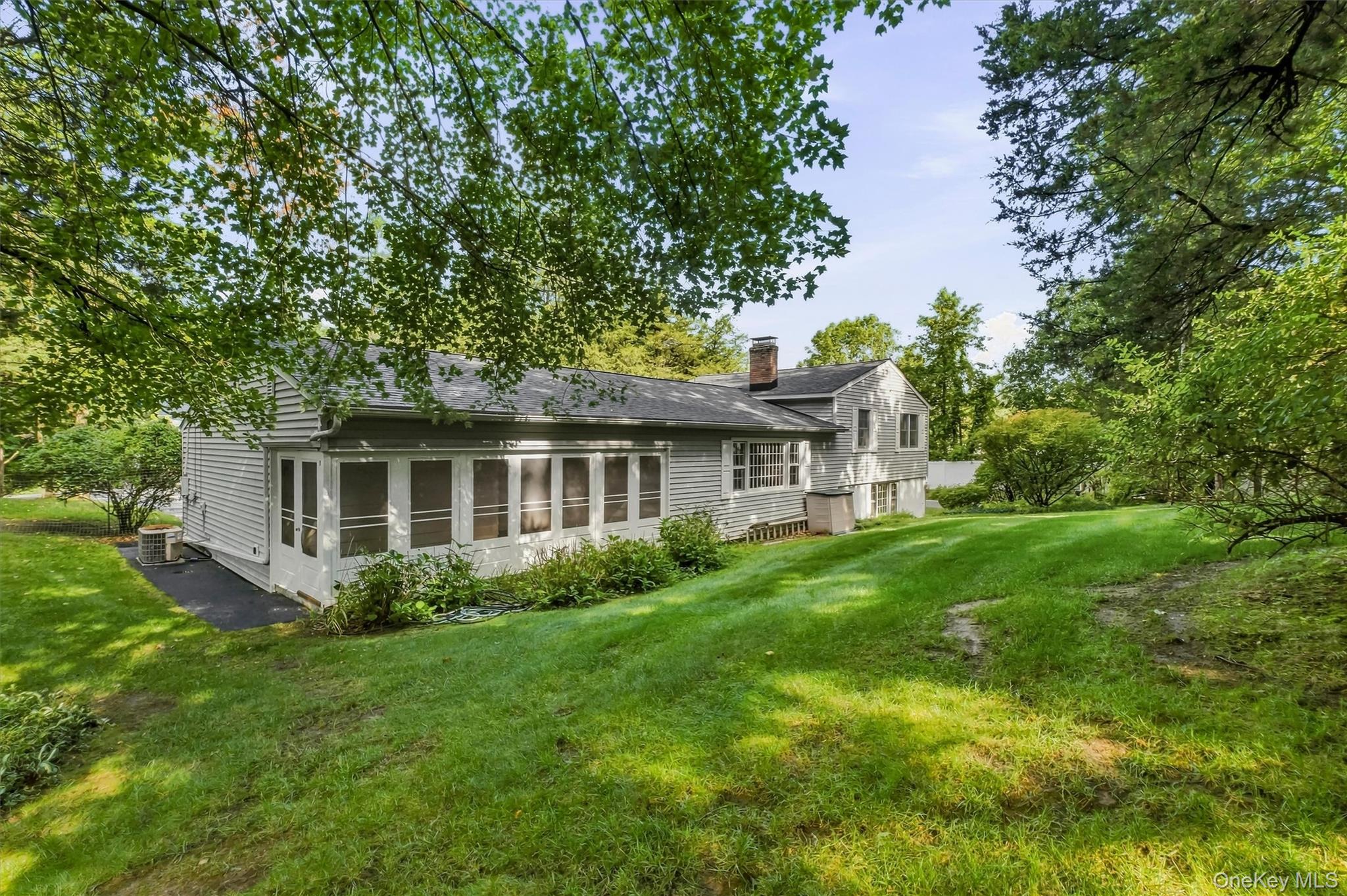 10 Oak Bend Road Property Photo 2