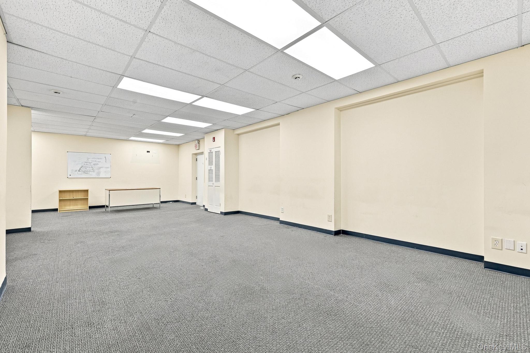 92 S Central Avenue Property Photo 4