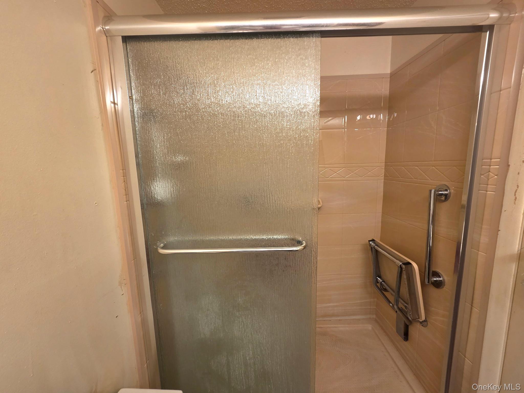 1988 Vyse Avenue Apt 2 Property Photo 7