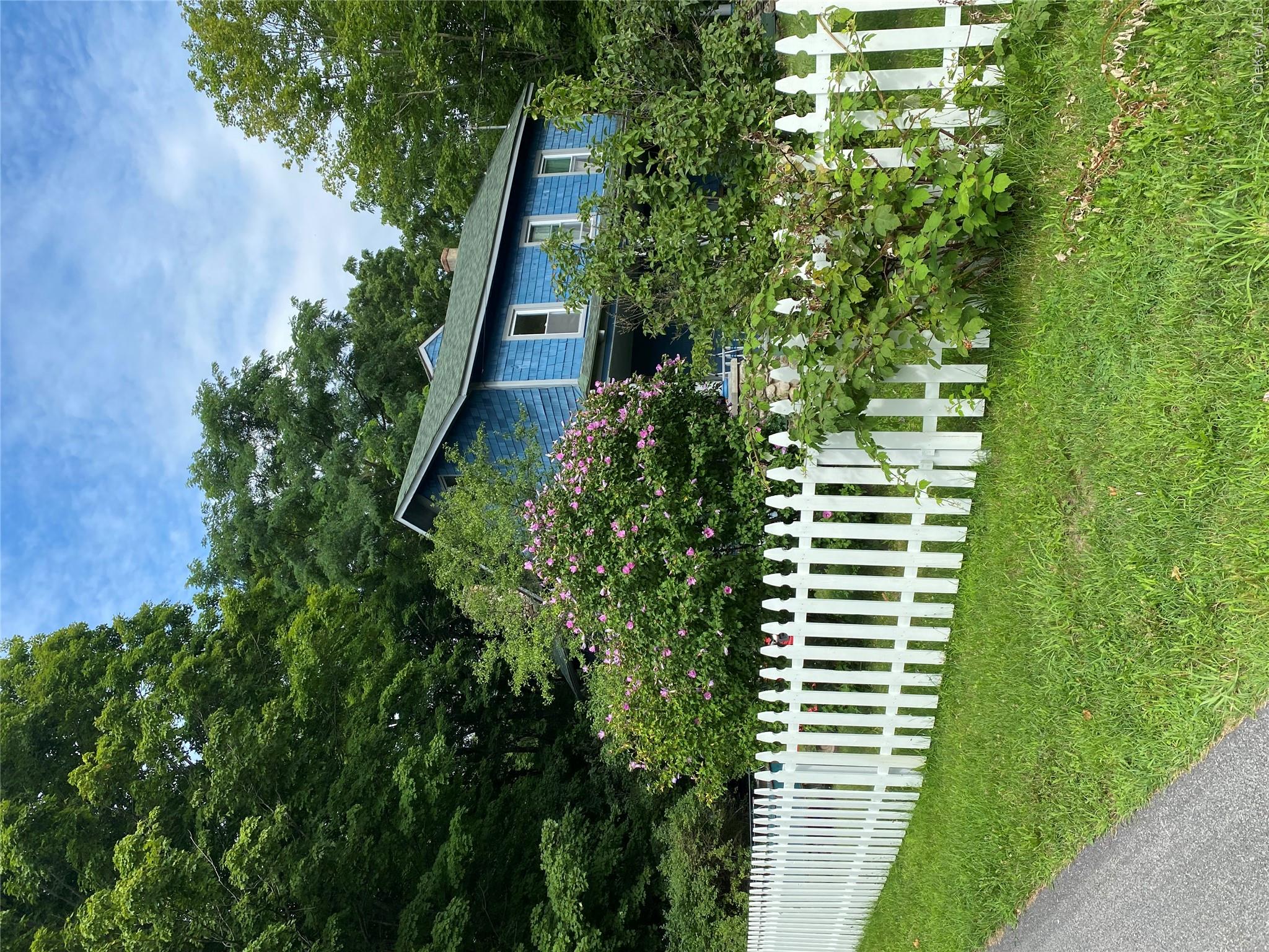 936 Goshen Turnpike Property Photo 3
